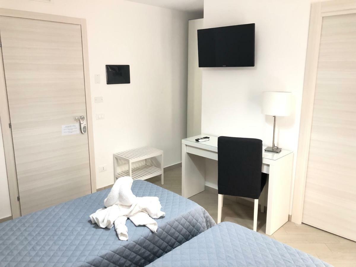 Belvedere Rent Rooms Campofelice Di Roccella Exterior foto