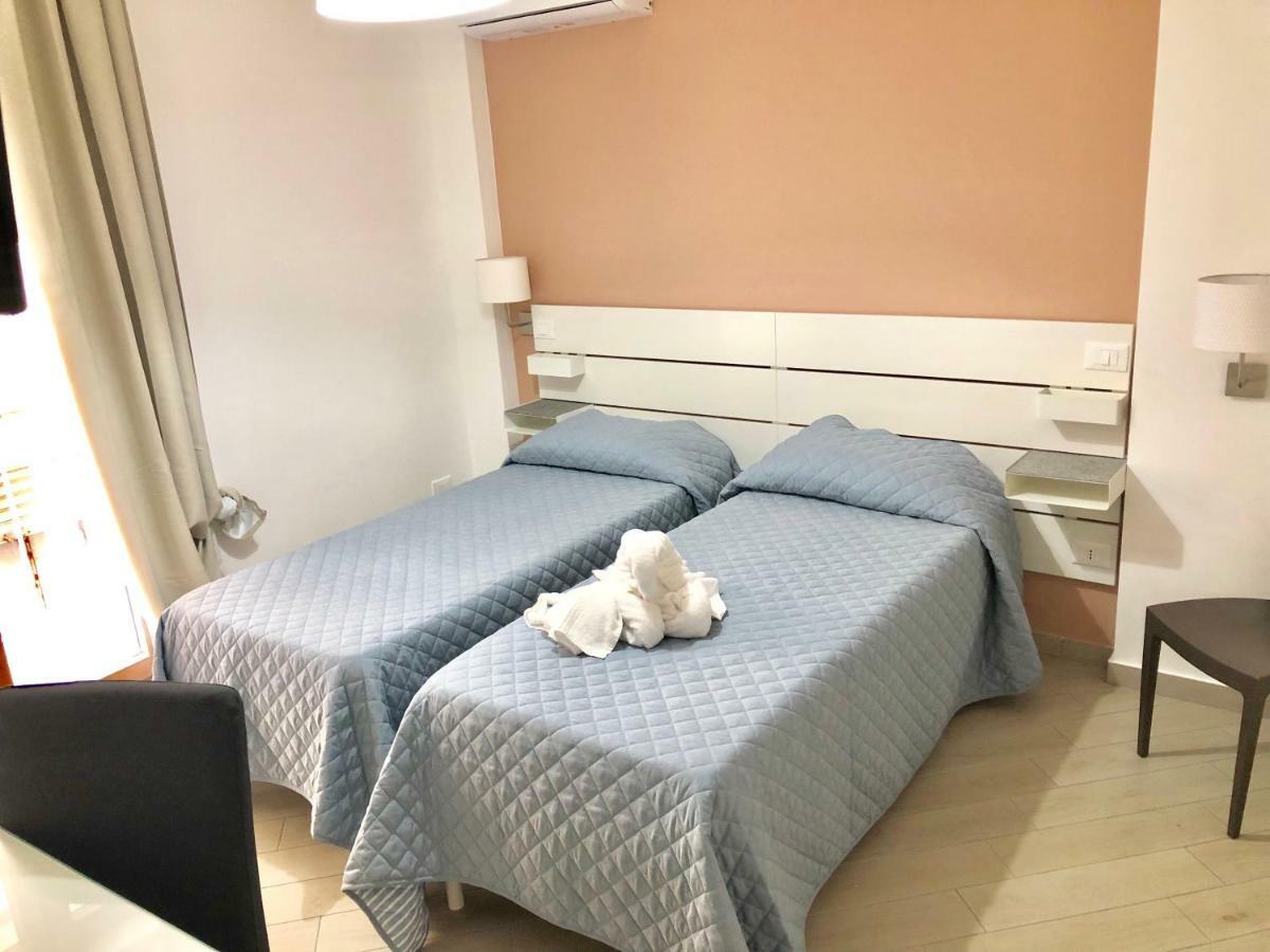Belvedere Rent Rooms Campofelice Di Roccella Exterior foto